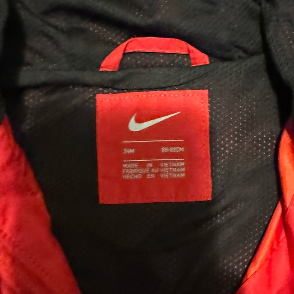 Nike Rain Jacket - Picture 4 of 5
